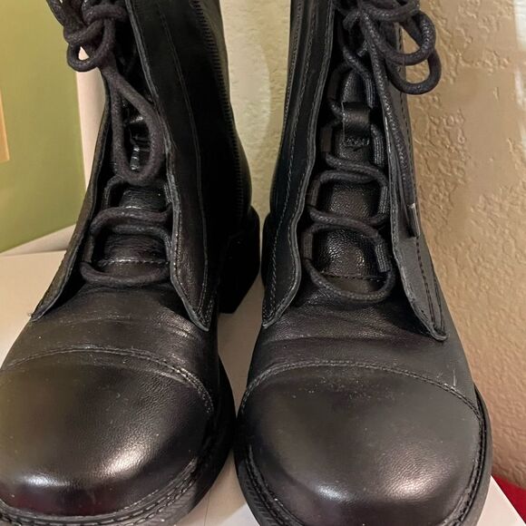 Brand New Black Chelsea & Violet
Gia Leather Combat Booties Size 8.5 - Picture 2 of 8